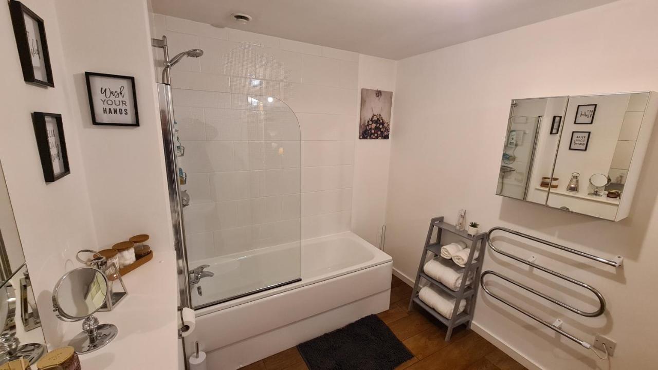 מנצ'סטר Luxury 2 Bed Apt With Free Wi-Fi & Parking מראה חיצוני תמונה